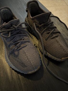 Yeezy Sneakers